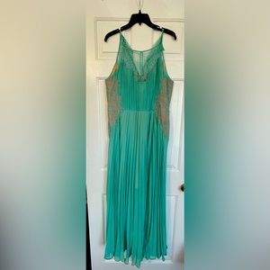 BCBGMAXAZRIA dress - Lace Pleated dress